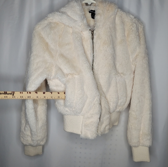 Y2K Faux Fur Bomber Jacket Hooded Pocket Zip Lined Long Sleeve Cream Small 2000s - Picture 6 of 7